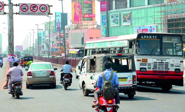Vehicles move freely on the BRTS corridor meant only for the RTC buses near Maddilapalem in Visakhapatnam. (Photo: DC) Vehicles move freely on the BRTS corridor meant only for the RTC buses near Maddilapalem in Visakhapatnam. (Photo: DC)